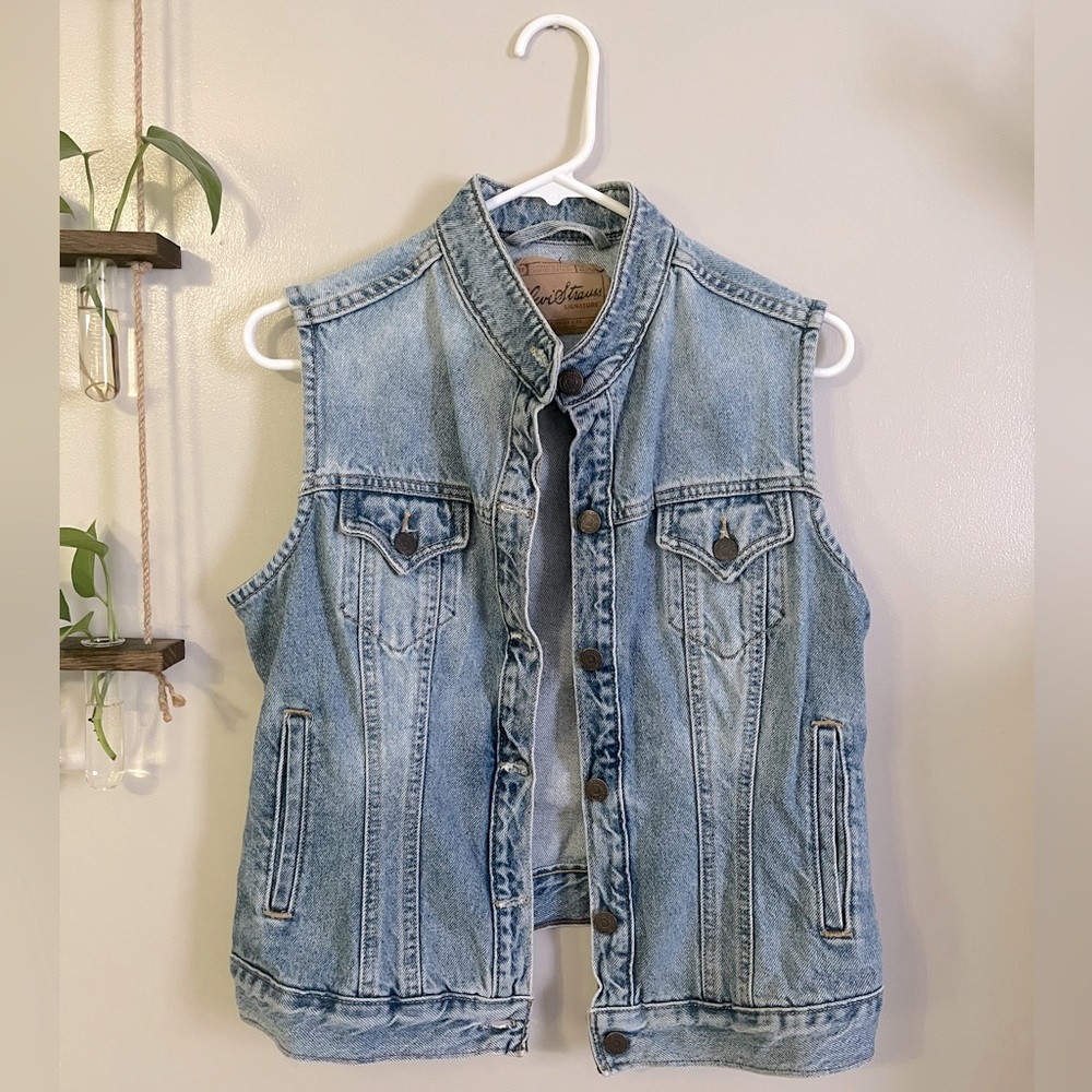 Levi Strauss, Denim vest, Misses Size L (12/14) -fits as women’s small